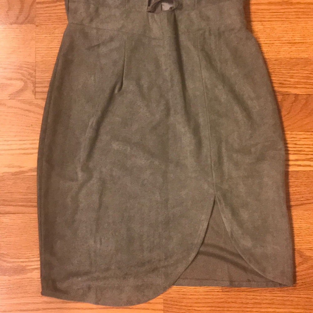 Selfie Leslie Dress - Picture 3 of 4